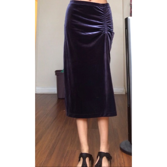Small purple Lord & Taylor satin midi skirt - Picture 2 of 4